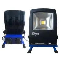 Bilde av BLUE ELECTRIC +Plus-Line LED 100W arbejdslampe med udtag - 1880825 Verktøy & Verksted - Til verkstedet - Arbeidslys