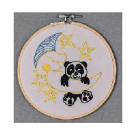 Bilde av Broderipakke Bilde Panda & Månen Strikking, pynt, garn og strikkeoppskrifter