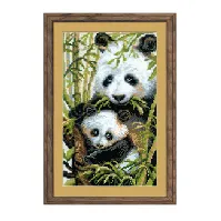 Bilde av Broderipakke Bilde Panda med unge Strikking, pynt, garn og strikkeoppskrifter