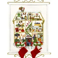 Bilde av Broderipakke Kalender Julehuset Strikking, pynt, garn og strikkeoppskrifter