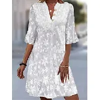 Bilde av Dame Hvit kjole Mini kjole Blonde Knapp Feriereise Gatemote Fritid Splitt hals 3/4 ermer Hvit Farge